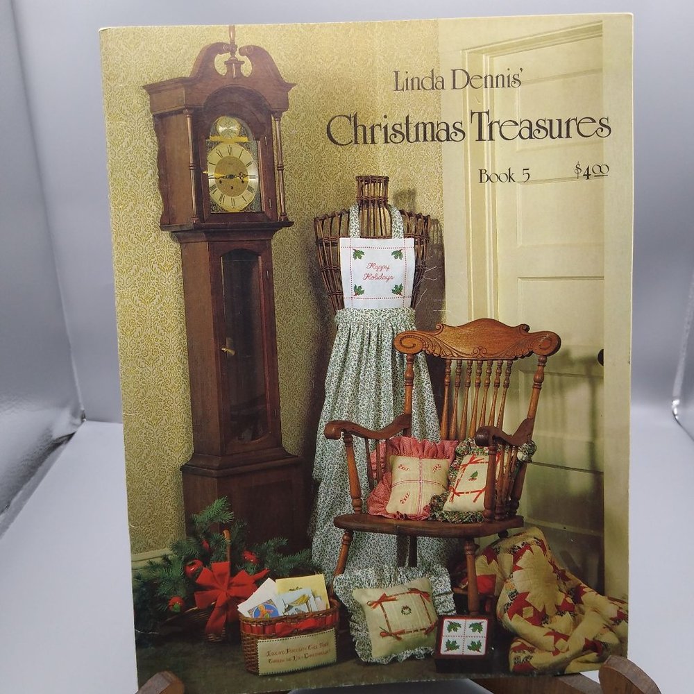 Vintage Cross Stitch Patterns, Christmas Treasures by Linda Dennis Book 5